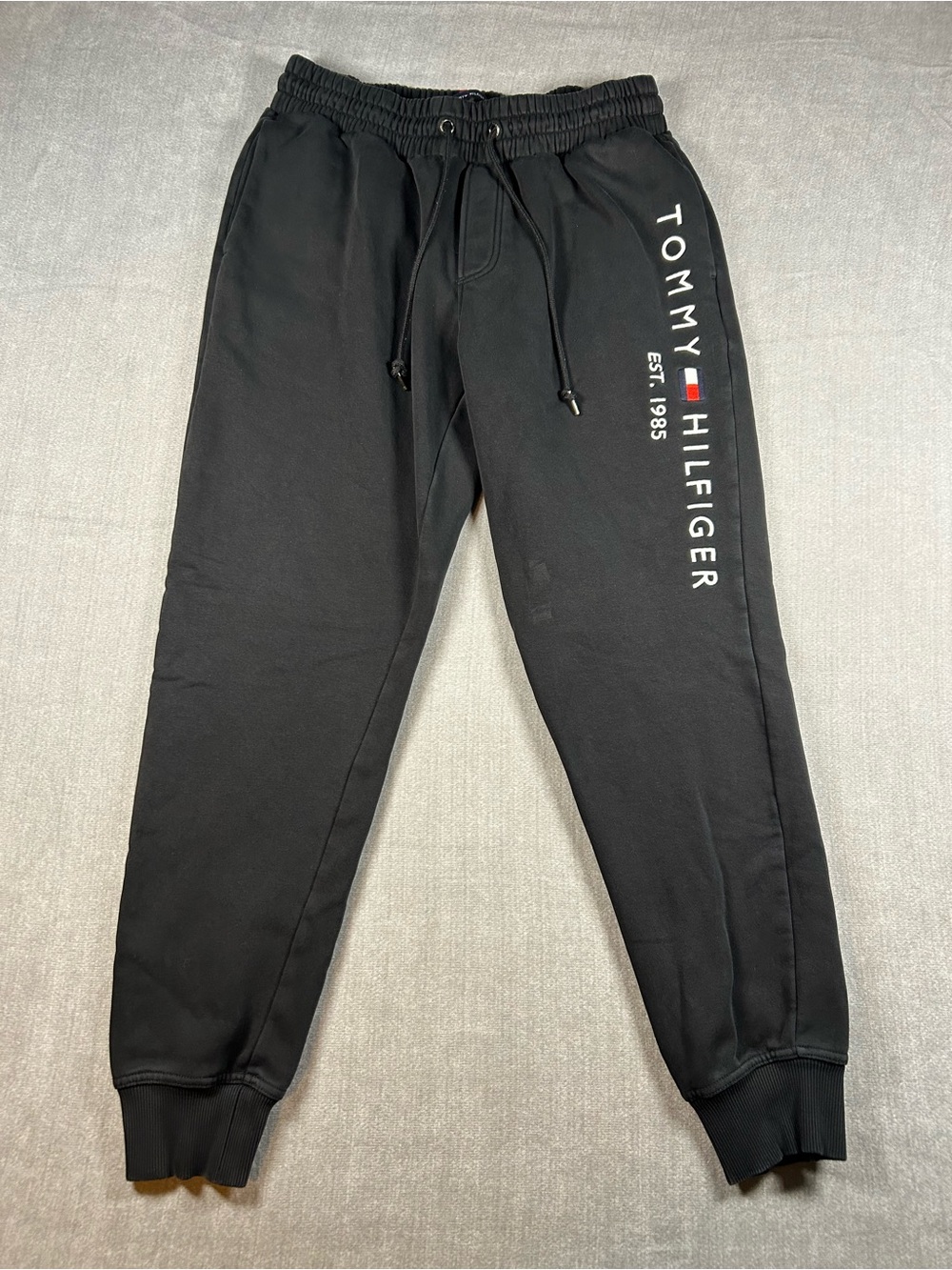 Tommy Hilfiger Men's Black Vertical Logo Jogger Sweatpants W30-32 x L28